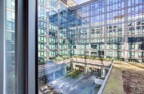 Navy Yard Appartement | Luxe Navy Yard 1BR w/ Gym, Rooftop Pool, walk to Nats Park, by Blueground