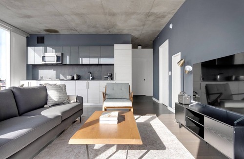 River North Appartement | Luxe Near North 2BR w/ Roof & Gym, close to Red Line, by Blueground