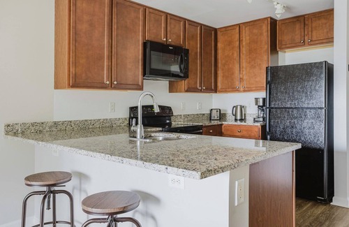 North Bethesda Appartement | Luxe North Bethesda 1BR w/ W/D, Pool & Gym, nr Metro, by Blueground