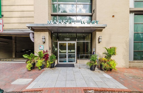 North Bethesda Appartement | Luxe North Bethesda 1BR w/ W/D, Pool & Gym, nr Metro, by Blueground
