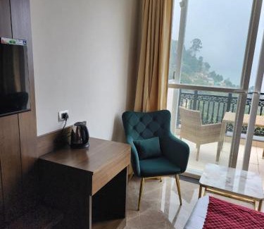 Kasauli Hôtel | LUXE RESORTS - CENTRALLY HEATED AIR CONDITIONED HOTEL in THE HEART OF KASAULI