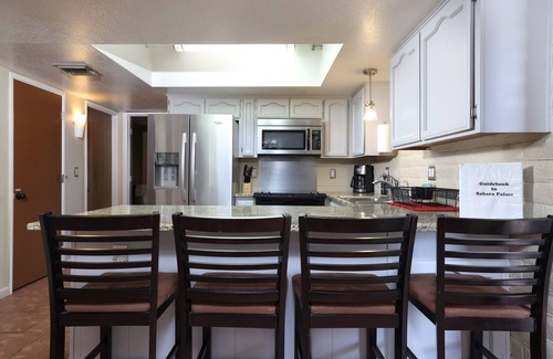 Sahara Palms Maison | Luxe & Spacious Gem: Pool ~ 15min to Downtown ~ Parking!