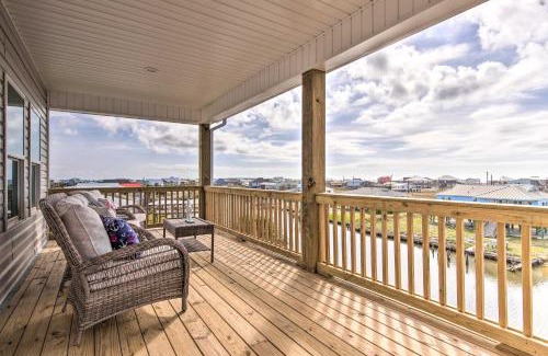 Dauphin Island Maison | Luxe Stilted Home with Kayaks Walk to Beach