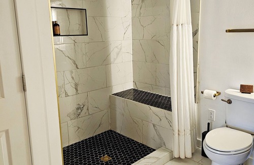 West Milton Maison | Luxe Studio Apartment in the Burbs w/wooded lot
