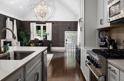 Short North Maison | Elegant Short North/OSU Studio!