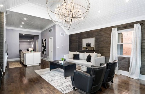 Short North Maison | Elegant Short North/OSU Studio!
