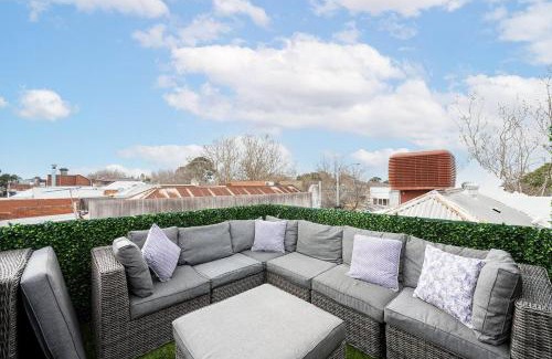 Carlton North Appartement | Luxe Stylish Two Level Apartment I Rooftop Terrace