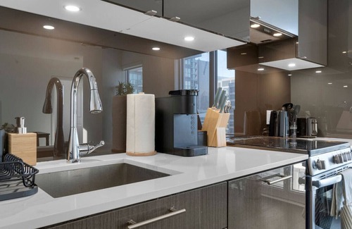 Garden District Hôtel | Luxe Suites - Eaton Centre / Dundas Square