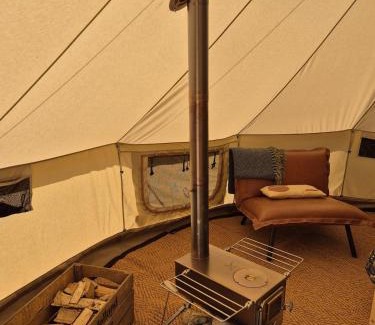 Grythyttan Autre | Luxe tent met uitzicht op het bos en met Sauna en hottub