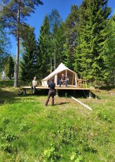 Grythyttan Autre | Luxe tent met uitzicht op het bos en met Sauna en hottub