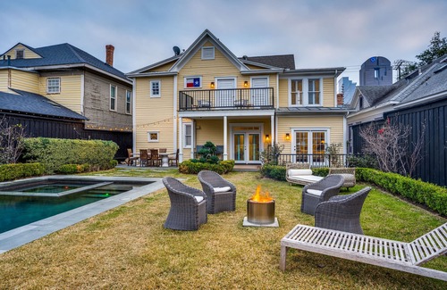 Uptown Maison | ★ Luxe Thomas Mansion ★ | hot tub, pool, fire pit!