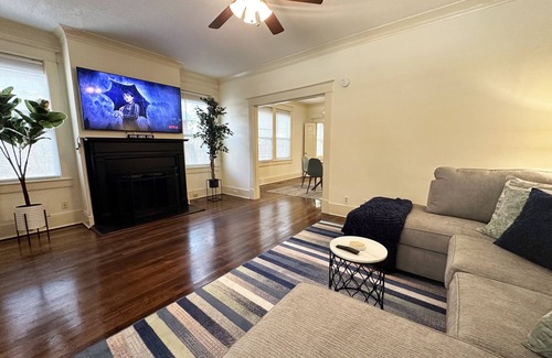 Lenox Appartement | Luxe Townhouse by Overton Square