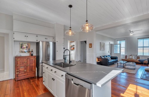 Bridgeton Maison | Luxe WATERFRONT Home - Welcome to The Foxtail