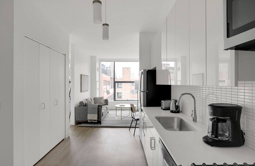 West Loop Appartement | Luxe West Loop Studio w/ Gym & Pool in heart of Greektown, by Blueground