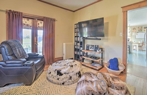 Germantown Maison | NEW! Luxe ‘Windmill Farms’ w/ Hot Tub & Fire Pit!