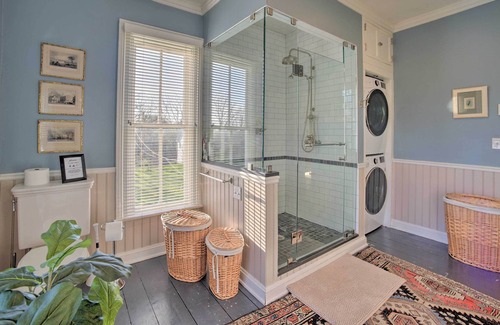 Germantown Maison | NEW! Luxe ‘Windmill Farms’ w/ Hot Tub & Fire Pit!