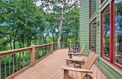 Nellysford Maison | Luxe Wintergreen Resort Escape with Hot Tub!