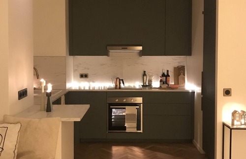 Levallois-Perret Appartement | LuxeLevallois: Stylish & Comfortable Home with a Balcony in Great Location