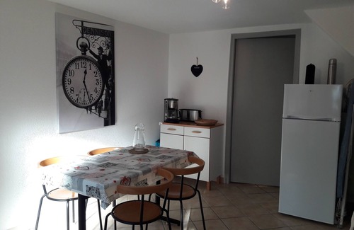Luxeuil-les-Bains Appartement | OFFRE JUILLET⭐Terrasse Jardin🏡 Calme😴 🅿️ WIFI💻