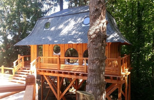 Prat Cabine | Luxueuse et très insolite cabane perchée !