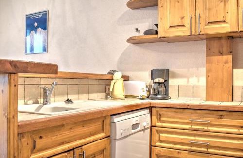 Morzine Appartement | *Luxueux 3 pièces au pied des télécabines, centre de Morzine, parking, WiFi* - FR-1-524-28