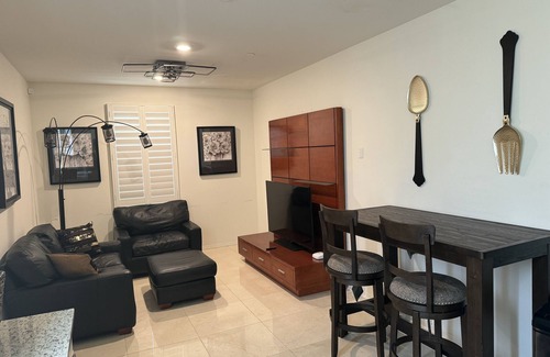 Sun City Appartement | Luxurious 1200+ sqft Retreat: Your Ultimate Getaway