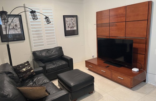 Sun City Appartement | Luxurious 1200+ sqft Retreat: Your Ultimate Getaway