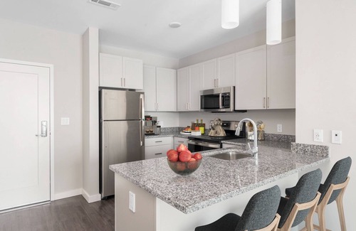 Lynn Appartement | Luxurious 2 bed /2bath with a Beach View