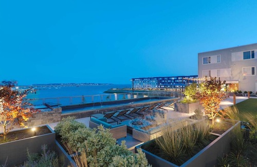 Lynn Appartement | Luxurious 2 bed /2bath with a Beach View