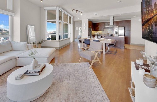 East Village Appartement | Luxurious 2BR/2BA High-Rise in East Village – Walk to Petco Park & Gaslamp