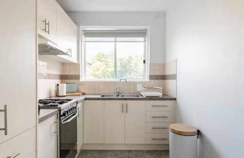 Ascot Vale Appartement | Luxurious 2br: Near Showgrounds & Racecourse!