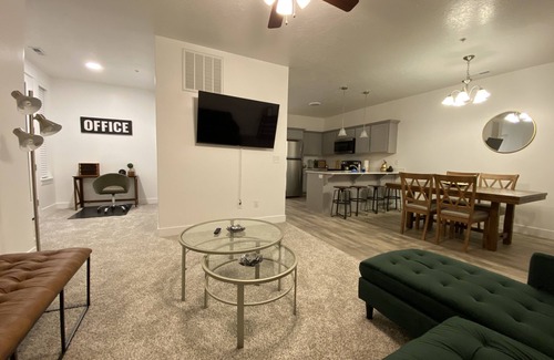 Herriman Copropriété | Luxurious 3 bedroom in Herriman. 4K Tv Fast wifi