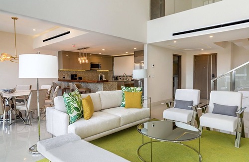 Puerto Juarez Station Balnéaire | Luxurious 3 Bedroom Penthouse right on the beach of Cancun!