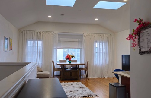 West Side Maison | Luxurious 3 bedroom Condo in Jersey City. 10 mins Walk to JSQ Path station