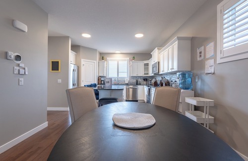 Cochrane Maison | Luxurious 3-Bedrooms with Office & Media Room