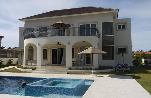 Cofresi Villa | Luxueuse villa VIP de 3 à 7 BR avec piscine privée - Bracelets en or