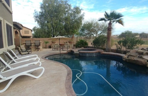 Maricopa Maison | Maison luxueuse de 3000 pieds carrés 4 Bdr avec piscine chauffée et spa sans frais supplémentaires