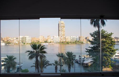 Oula Appartement | Luxurious 3BR Apartment with Stunning Nile Views