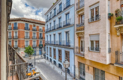 Barrio de La Latina Appartement | Luxurious 3BR in Palacio, in the heart of Madrid, by Blueground