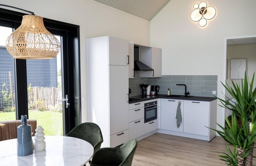 Municipality of Kaag en Braassem Maison | Luxurious 4-6 person holiday villa on the water.