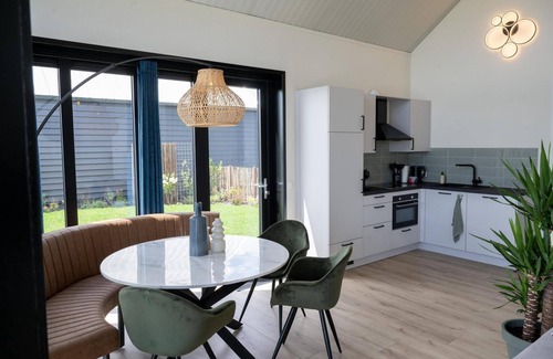 Municipality of Kaag en Braassem Maison | Luxurious 4-6 person holiday villa on the water.