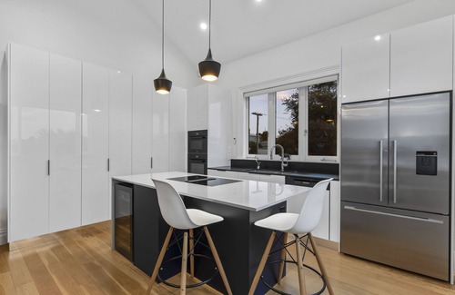 Kingsland Maison | Immaculate Grey Lynn Villa with versatile accom: would suit extended family.