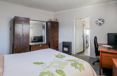 Durbanville Maison | Luxurious 4 bedroom good for family getaway.