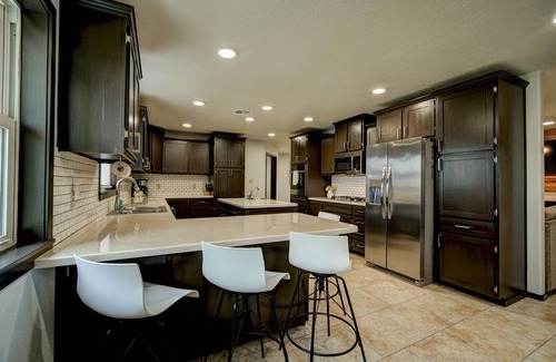 Woodward Maison | Luxurious 4-bedroom w/pool table & outdoor bar