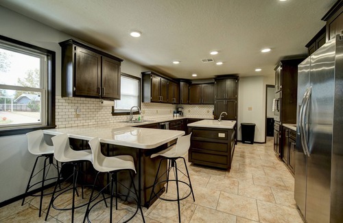 Woodward Maison | Luxurious 4-bedroom w/pool table & outdoor bar
