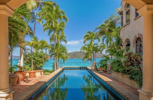 Maho Bay Quarter Villa | Luxurious 4 BR Beachfront Villa in Lower Peter Bay
