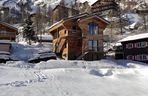 Les Boisses Chalet De Ski | Luxueux Chalet 4*, skis aux pieds, Tignes Val d'Isère, 5 chambres 12pers