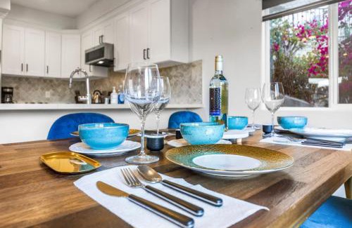 Los Feliz Maison | Luxurious 4BR in prime LA location with great view