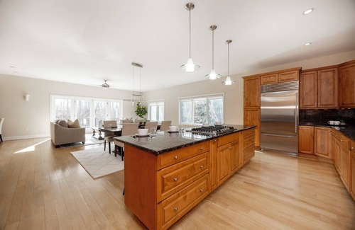 Chadds Ford Maison | Luxurious 5-bedroom 5.5 bath house with AC, WiFi in charming Chadds Ford