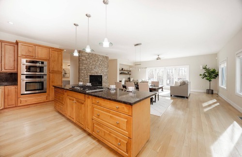 Chadds Ford Maison | Luxurious 5-bedroom 5.5 bath house with AC, WiFi in charming Chadds Ford